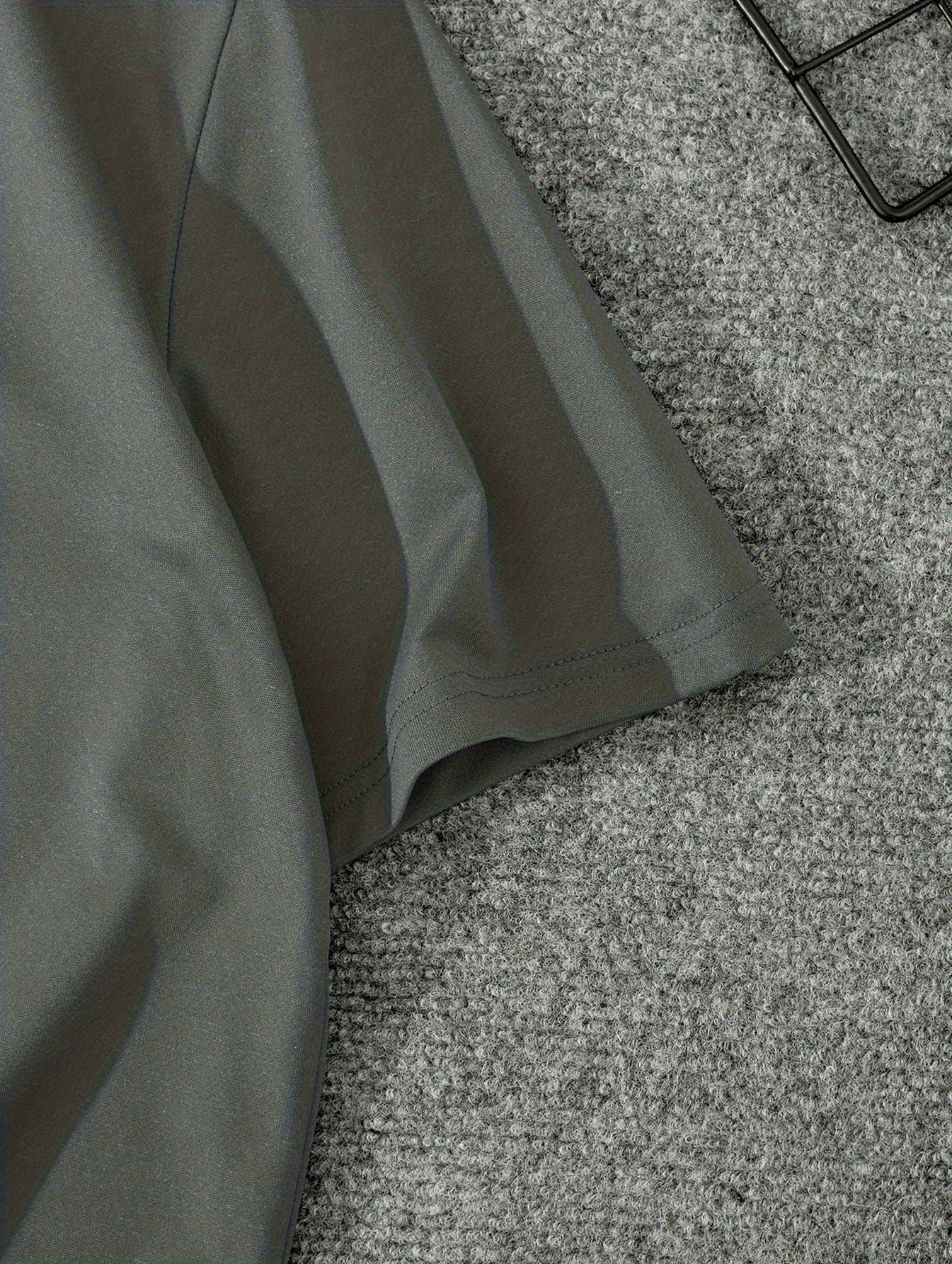 تيشيرت رجالي بأكمام قصيرة وطباعة تحفيزية "لا تستسلم أبدًا"