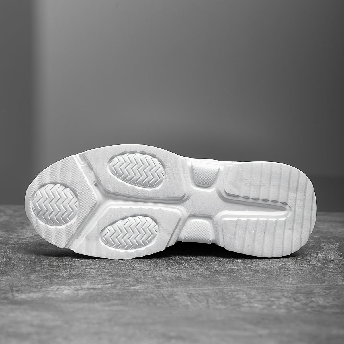 حذاء سنيكرز رجالي خفيف الوزن بتصميم كاجوال