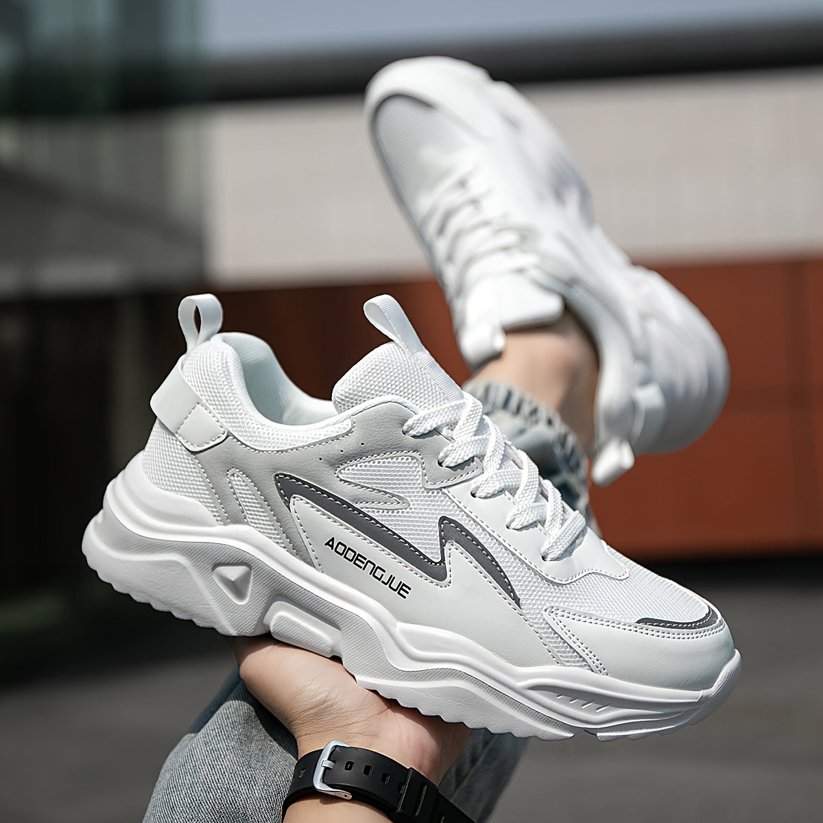 حذاء سنيكرز رجالي خفيف الوزن بتصميم كاجوال