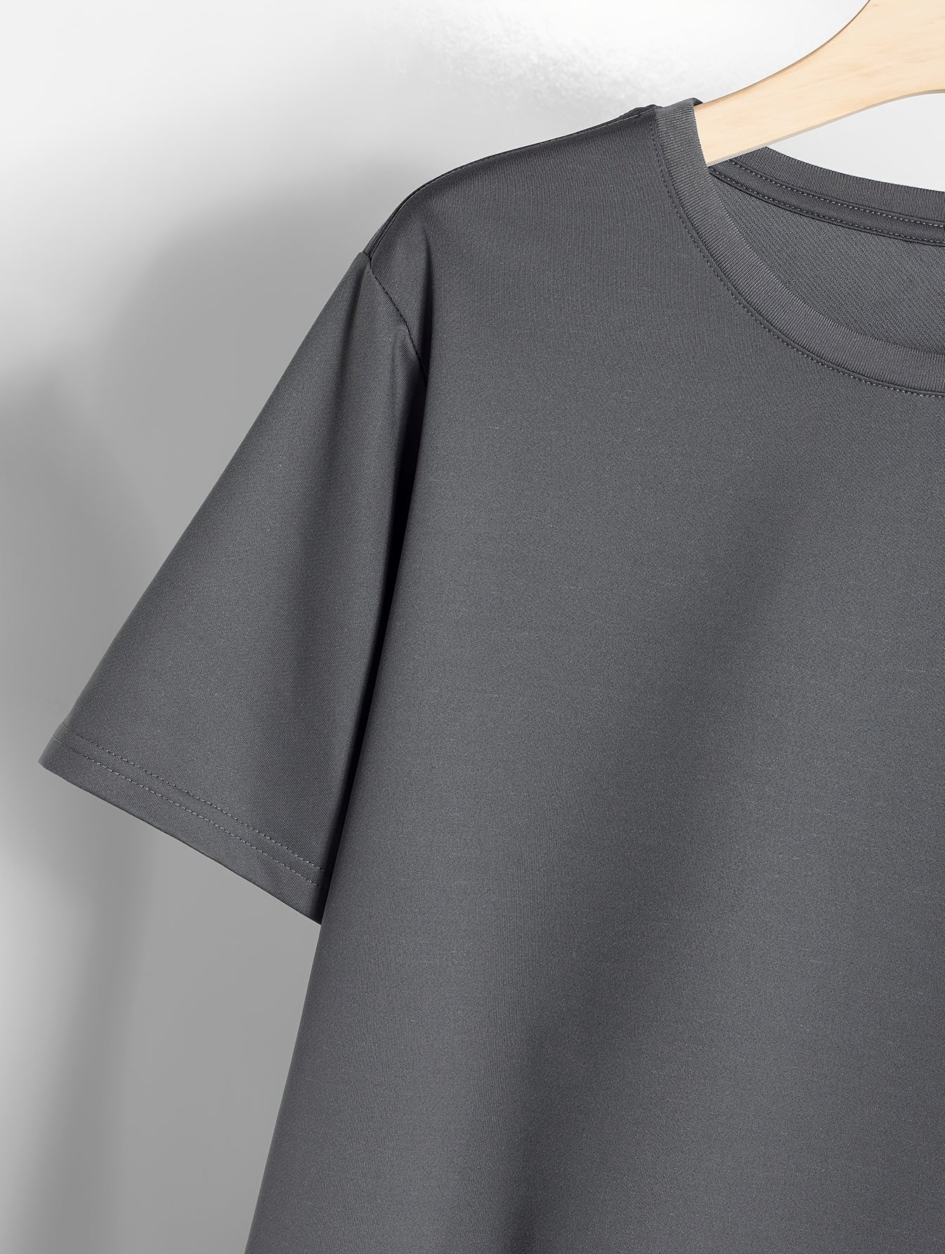 تيشيرت رجالي بأكمام قصيرة وطباعة تحفيزية "لا تستسلم أبدًا"