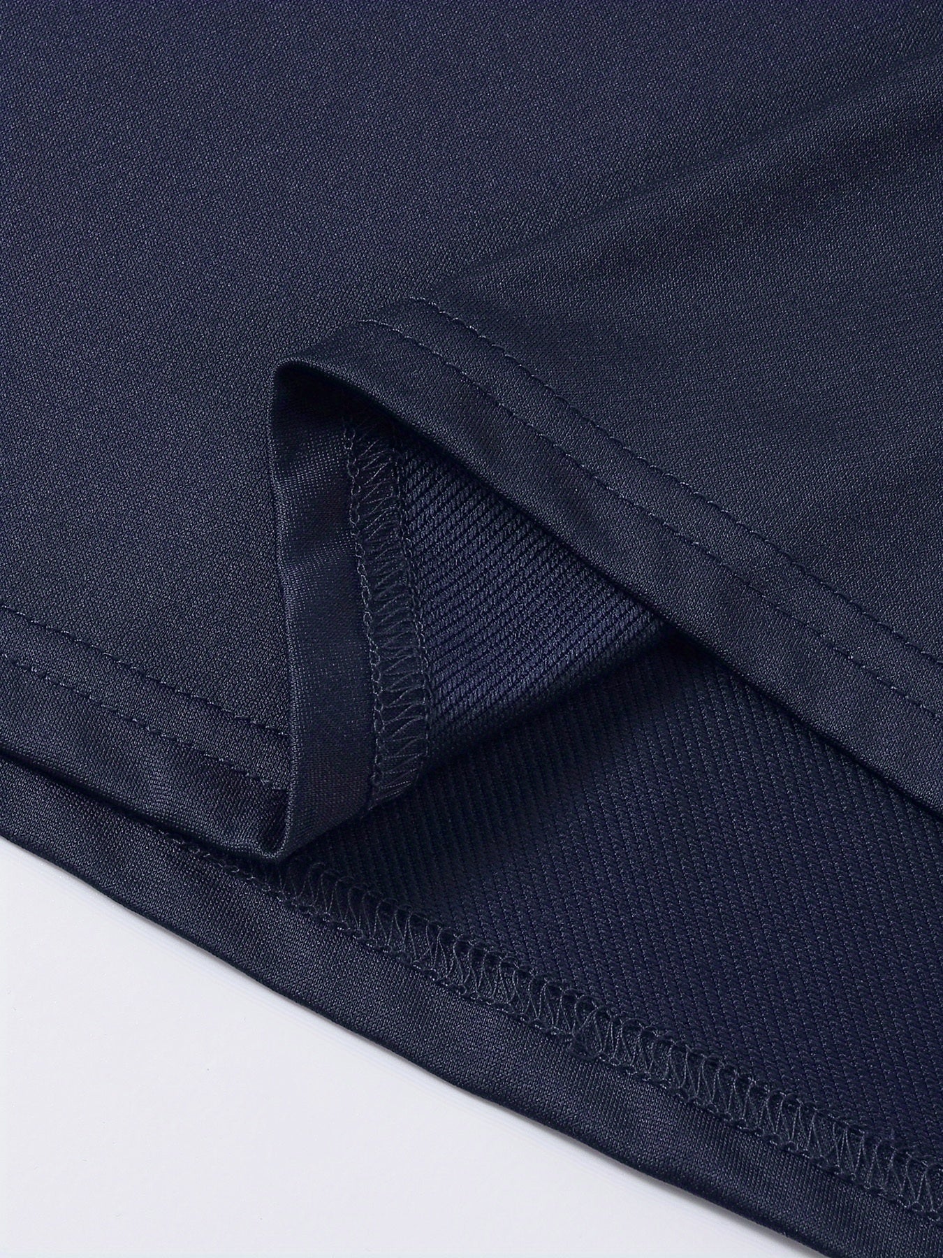 3 قطع من تيشيرتات رجالية بياقة دائرية