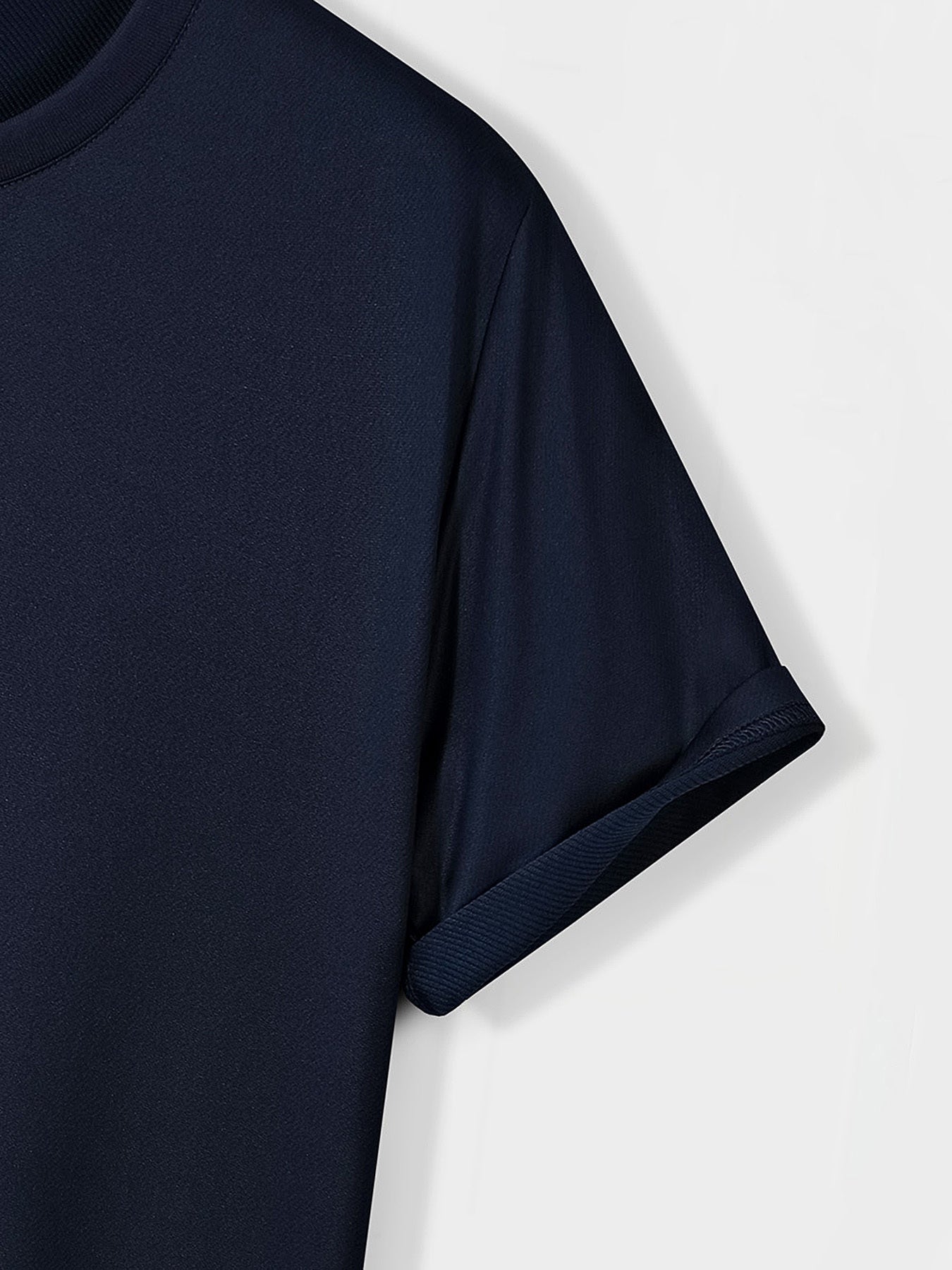 3 قطع من تيشيرتات رجالية بياقة دائرية