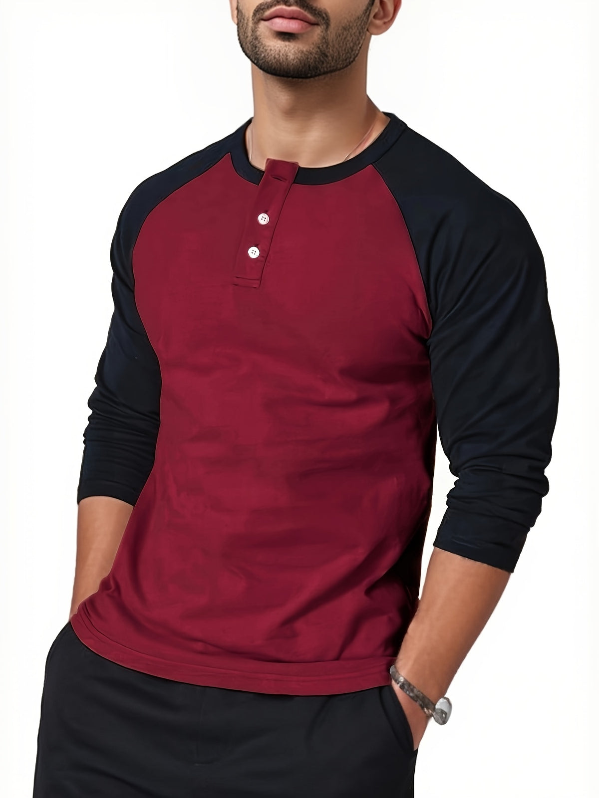 تي شيرت رجالي بأكمام طويلة ورقبة دائرية بقصة ضيقة مع نصف زر