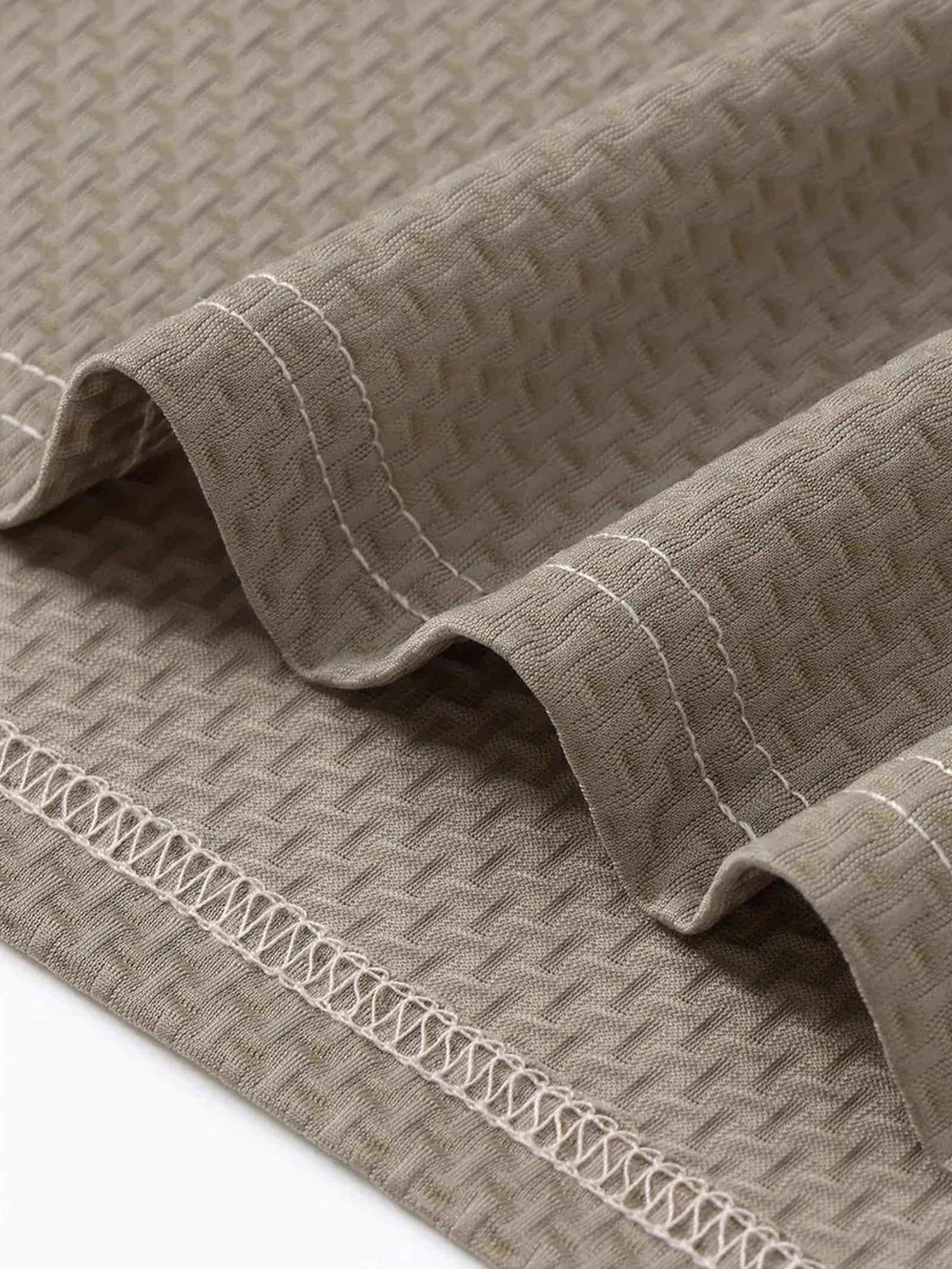 تيشيرت رجالي مريح من الشرق الأوسط