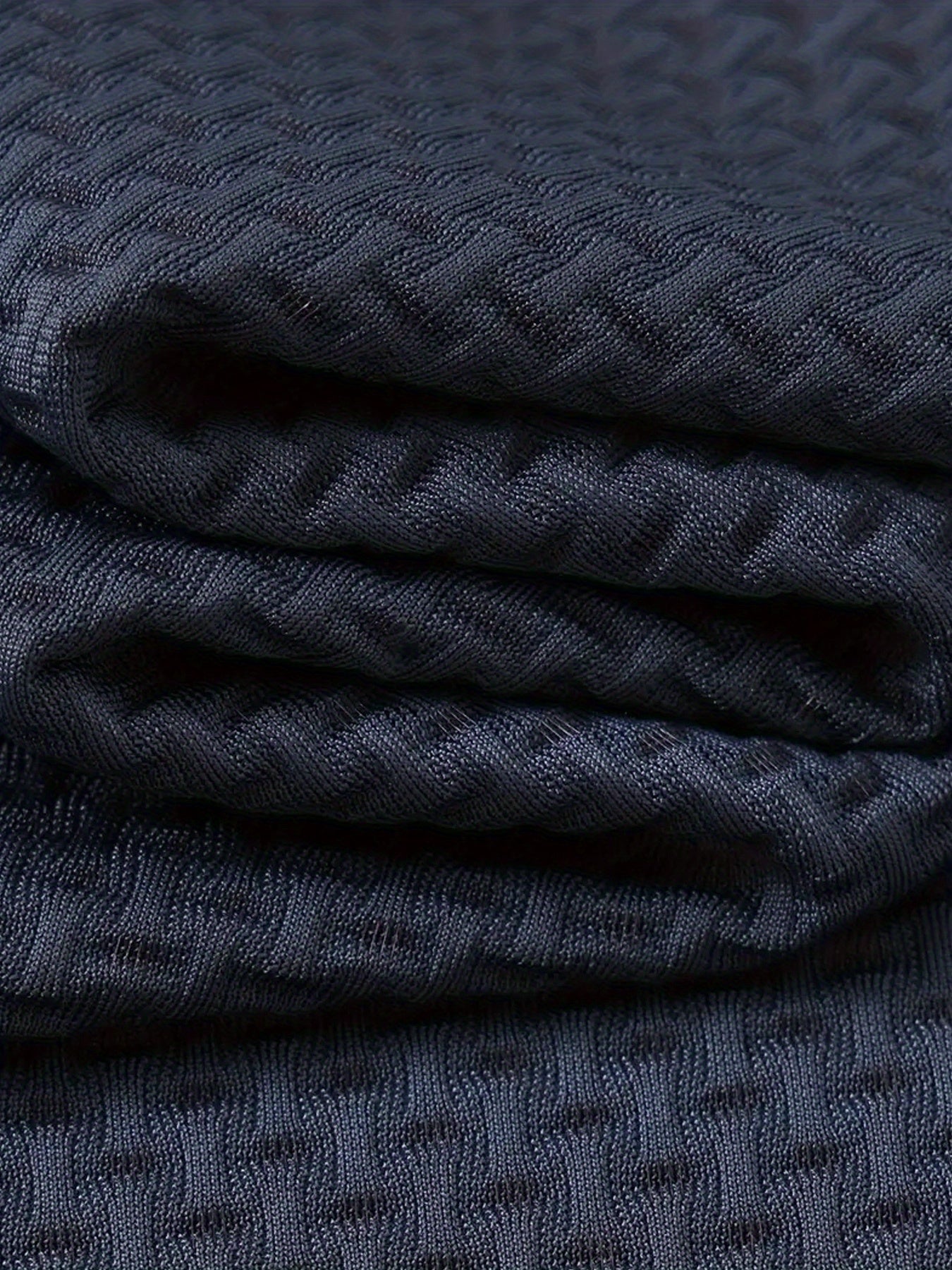 تيشيرت رجالي مريح من الشرق الأوسط