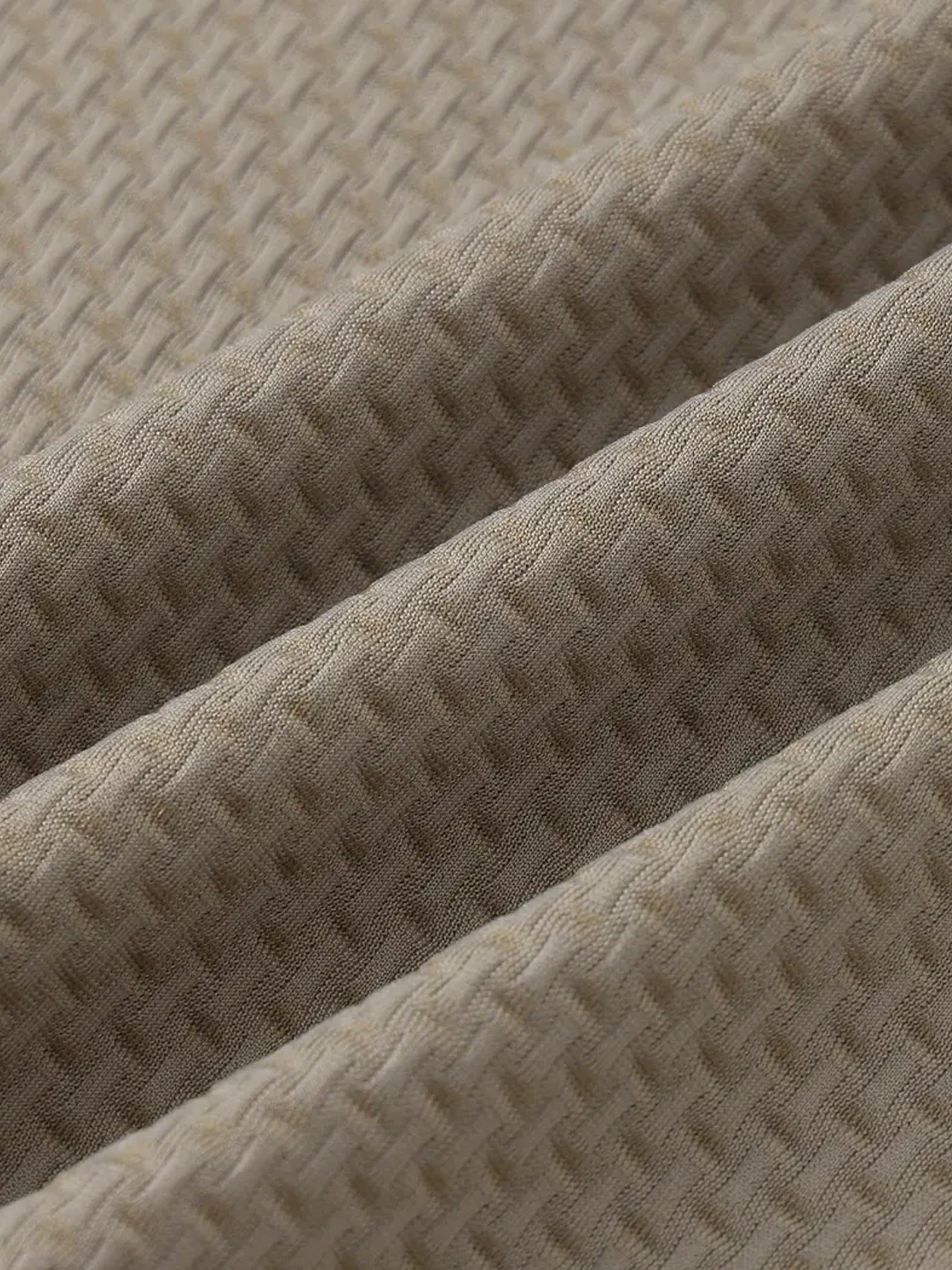 تيشيرت رجالي مريح من الشرق الأوسط