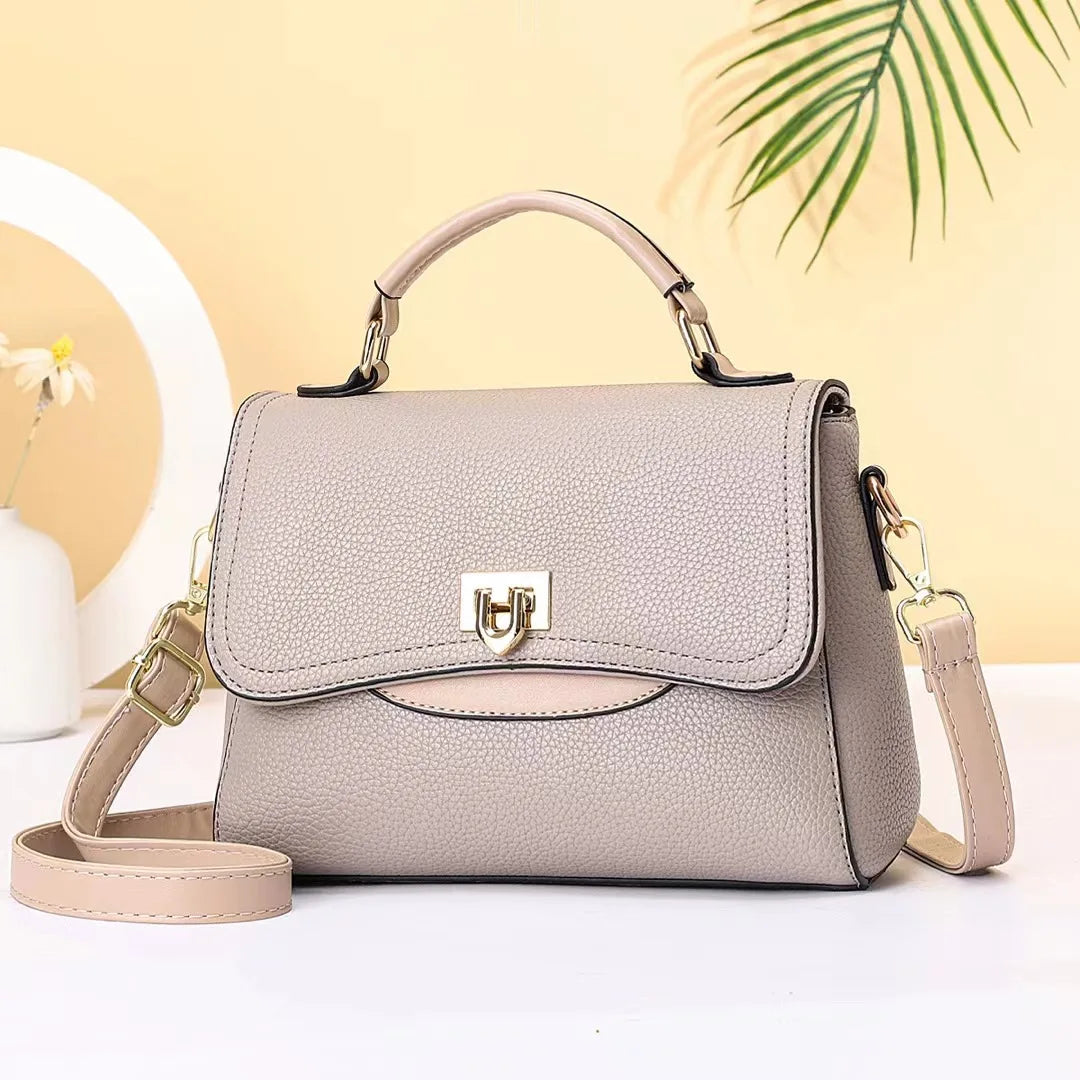 شنطة جلد عملية للنساء - Designer crocodile Pattern Chain Underar