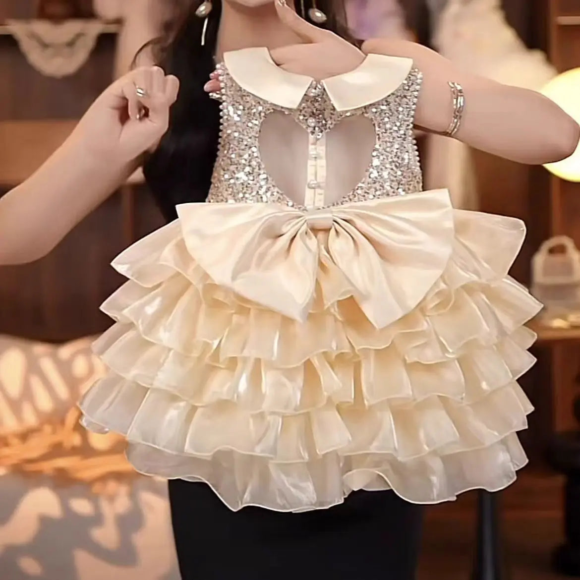 موضة 2025 بنات أميرة فستان جديد children's suspender فستان solid pattern birthday cake جيب طويل party ستايل foreign for baby