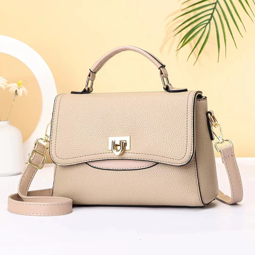 شنطة جلد عملية للنساء - Designer crocodile Pattern Chain Underar