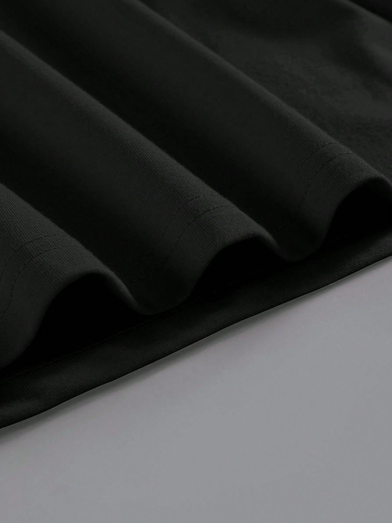 تي شيرت قطن بجرافيك شعار