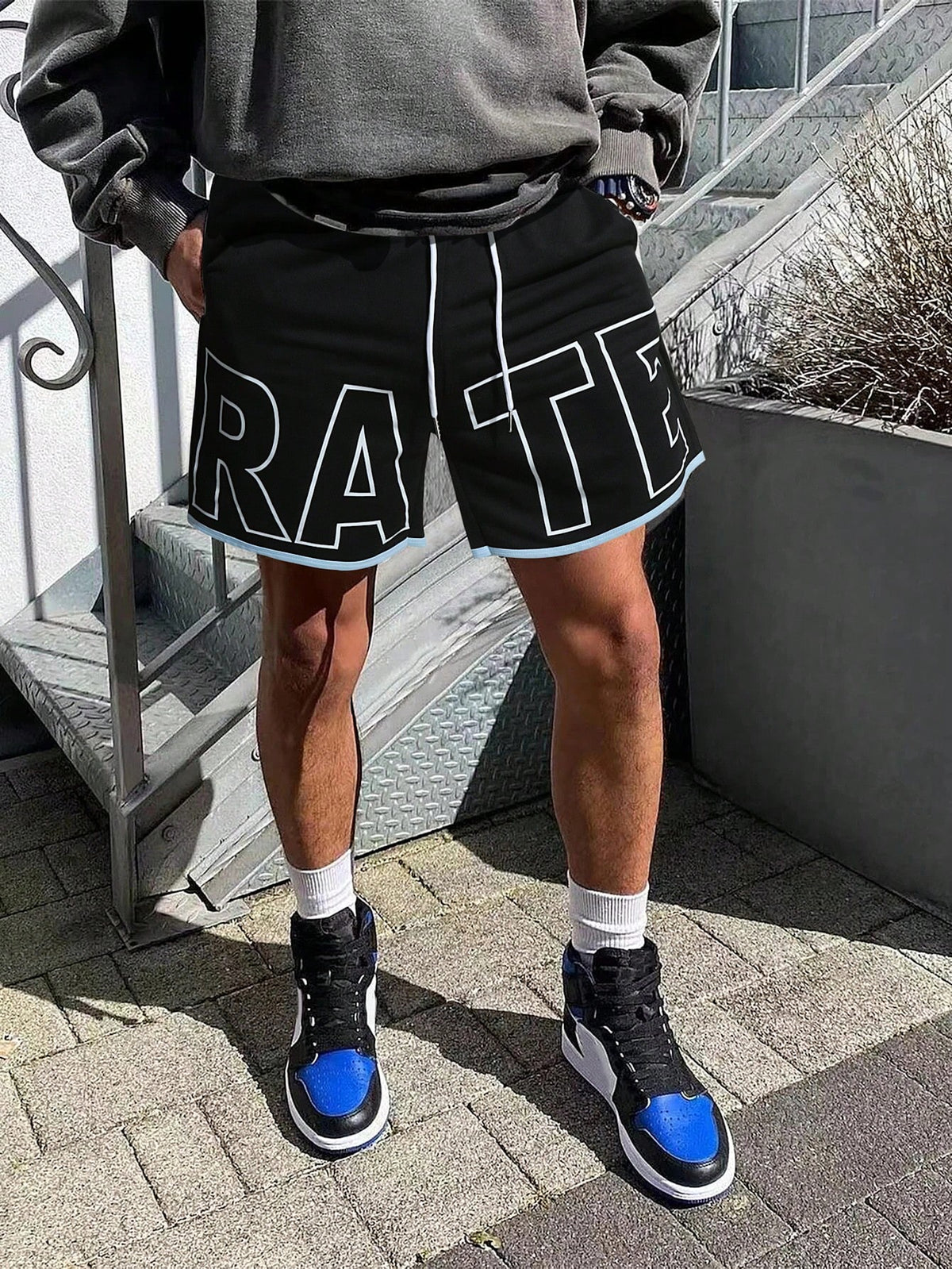 شورتات رجالية فضفاضة