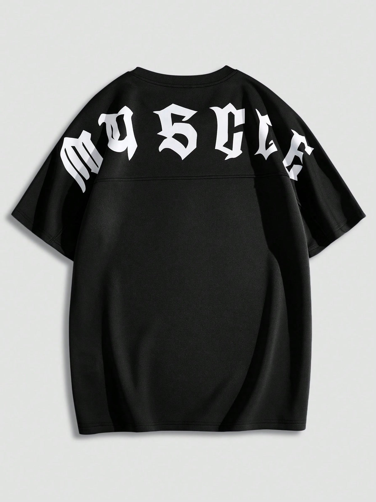 تي شيرت بطباعة أحرف للرجال