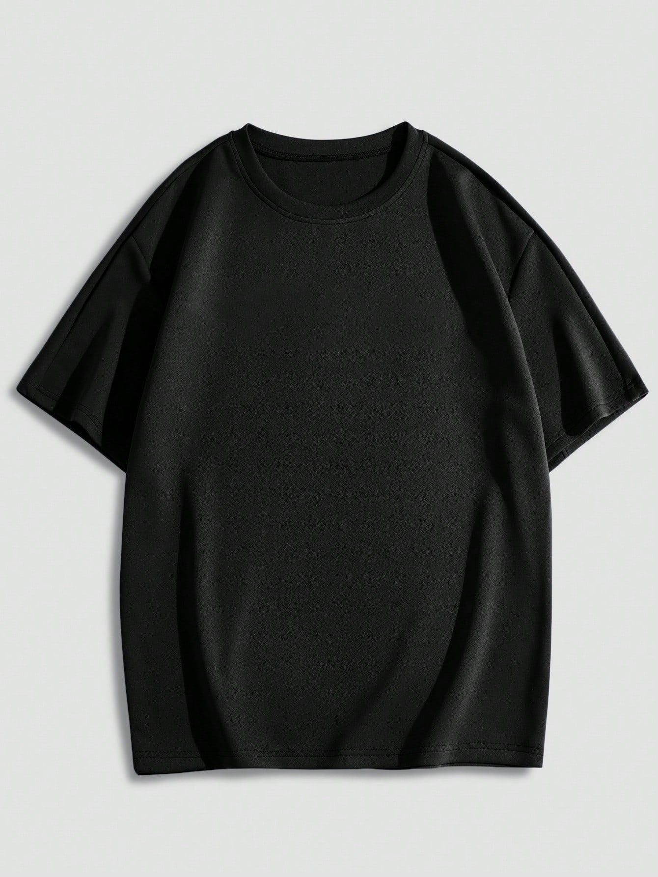 تي شيرت بطباعة أحرف للرجال