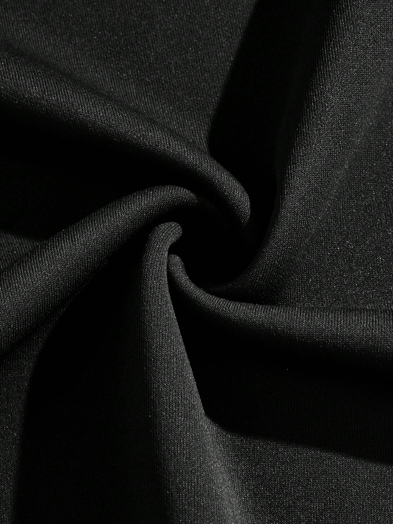 تي شيرت بطباعة أحرف للرجال