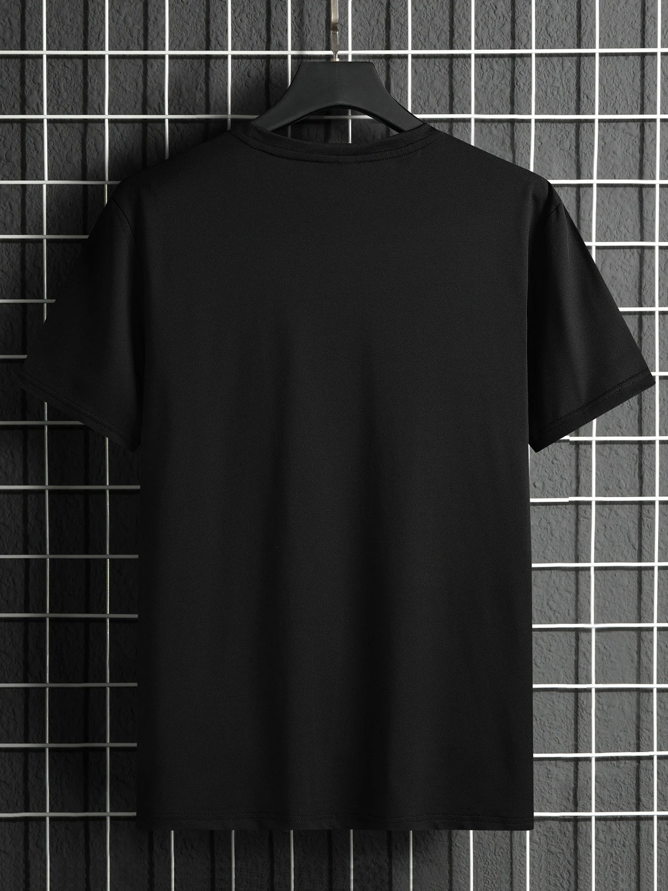 تيشرت رجالي واسع من رقبة