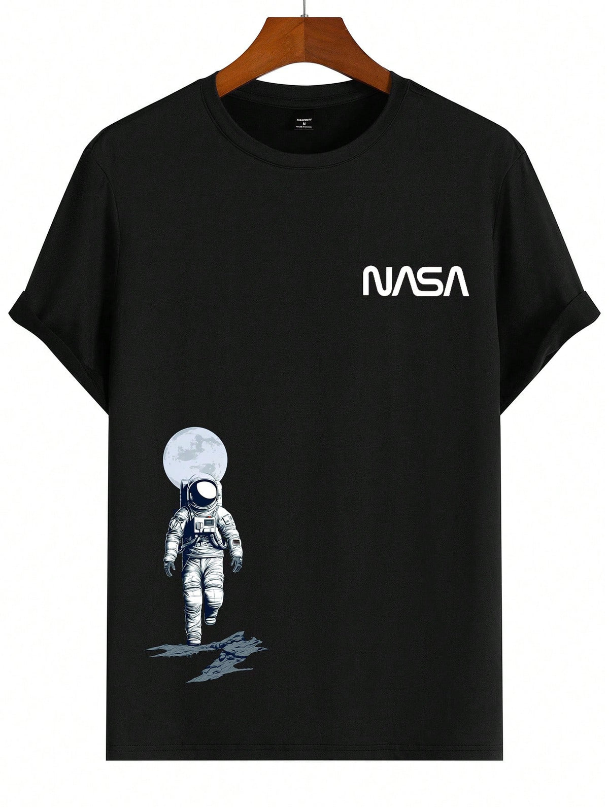 تيشيرت ذو أكمام قصيرة