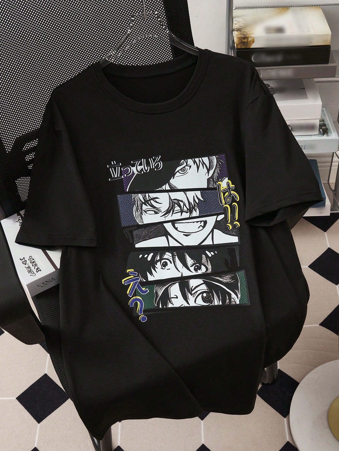 تي شيرت مطبوع برسم رجل وحرف ياباني