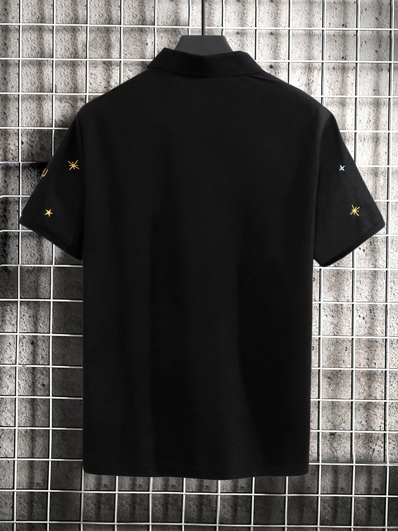 قميص بولو طرز به مجرة