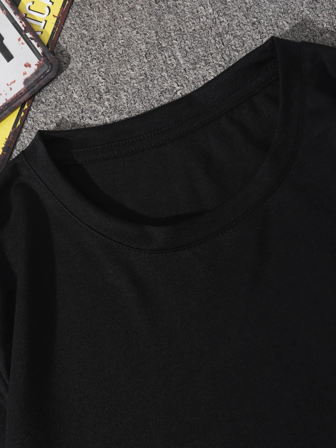 تي شيرت رجالي مطبوع بطباعة الدب