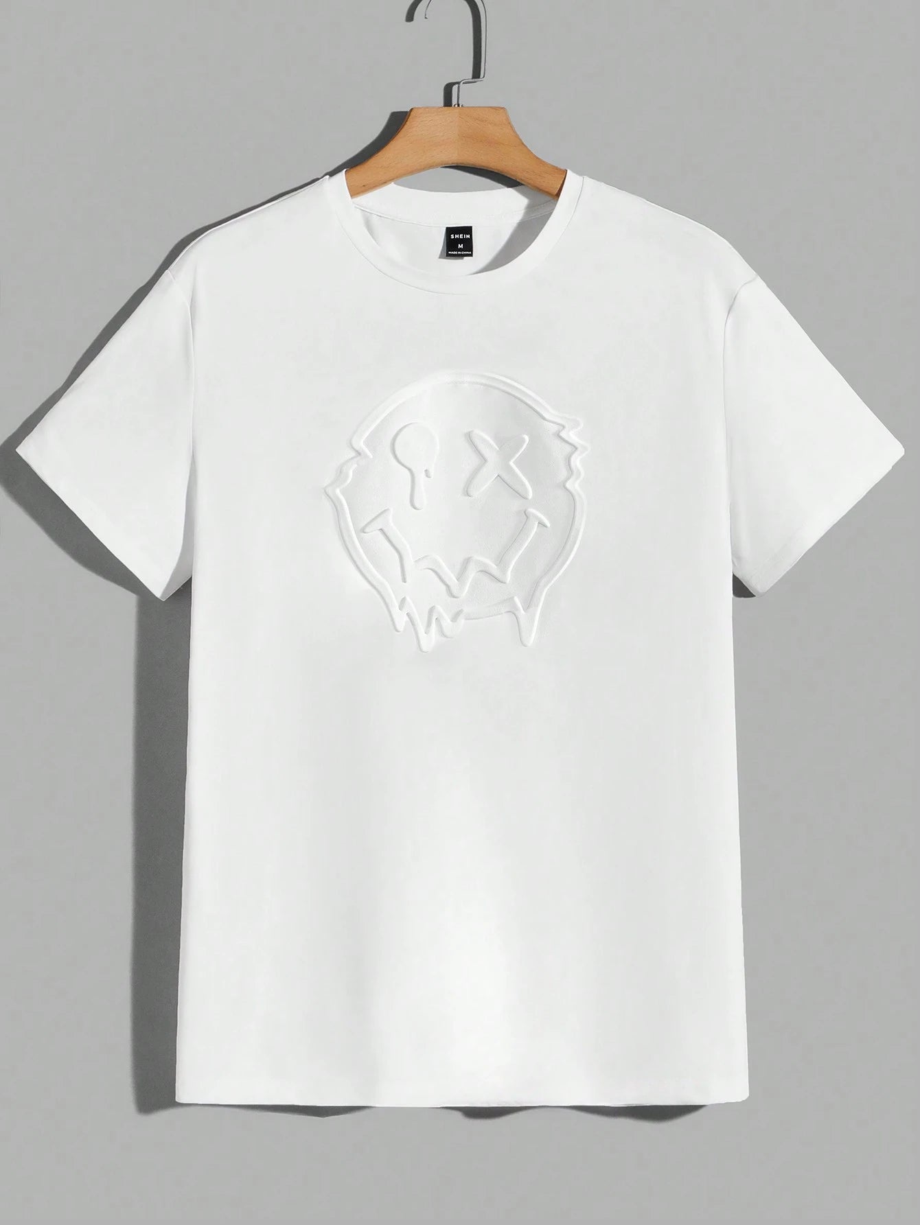 تي شيرت مطرز