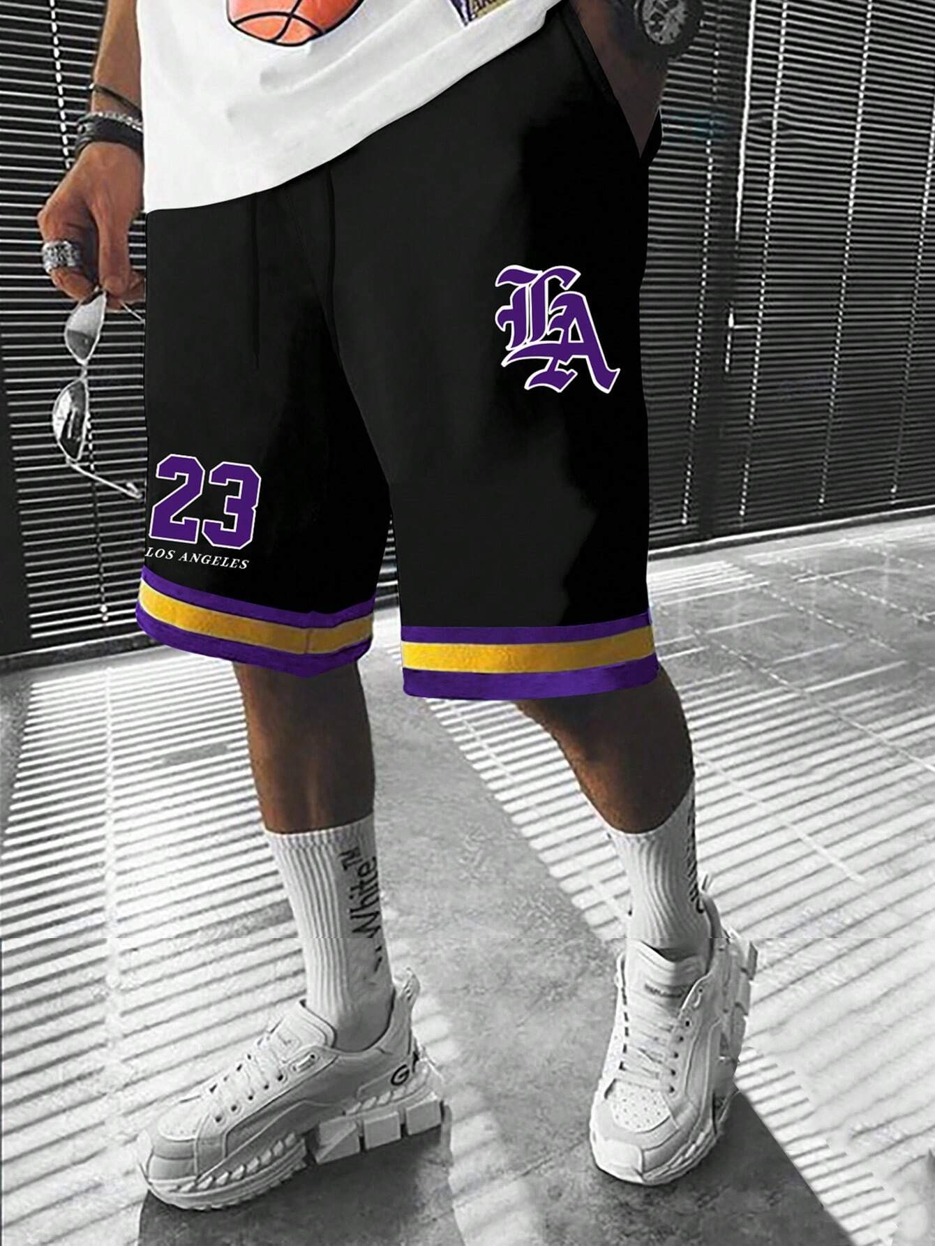 شورتات صيفية عادية