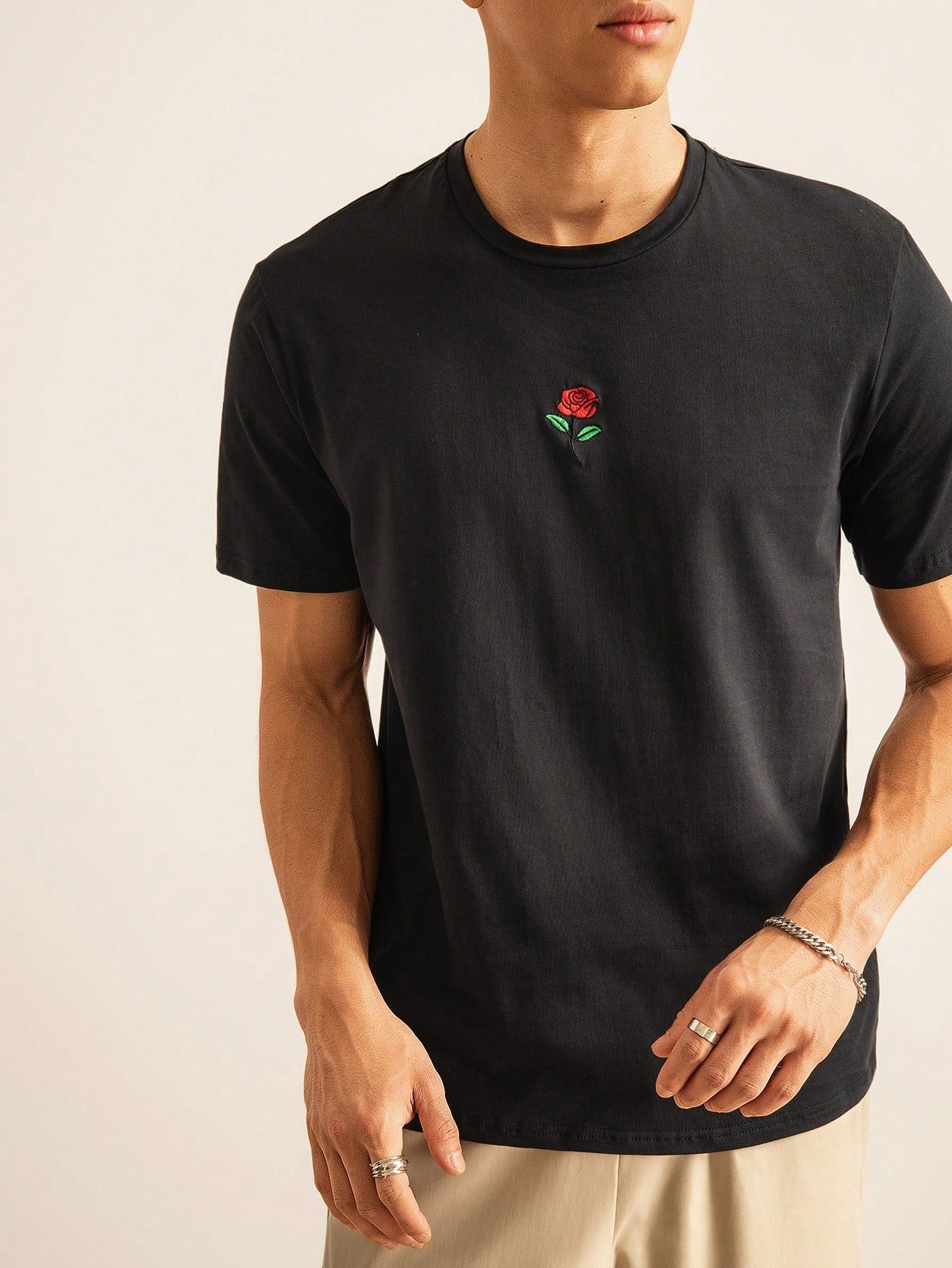 تي شيرت قصير الأكمام من القطن