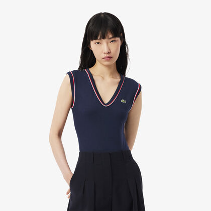 بدلة قطنية مفتوحة من الخلف بقصة ضيقة Lacoste