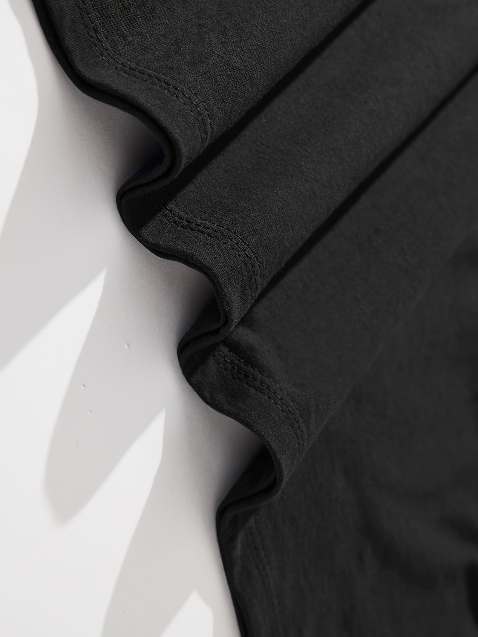 تي شيرت رجالي كاجوال برقبة طاقمية مع ظل القطة