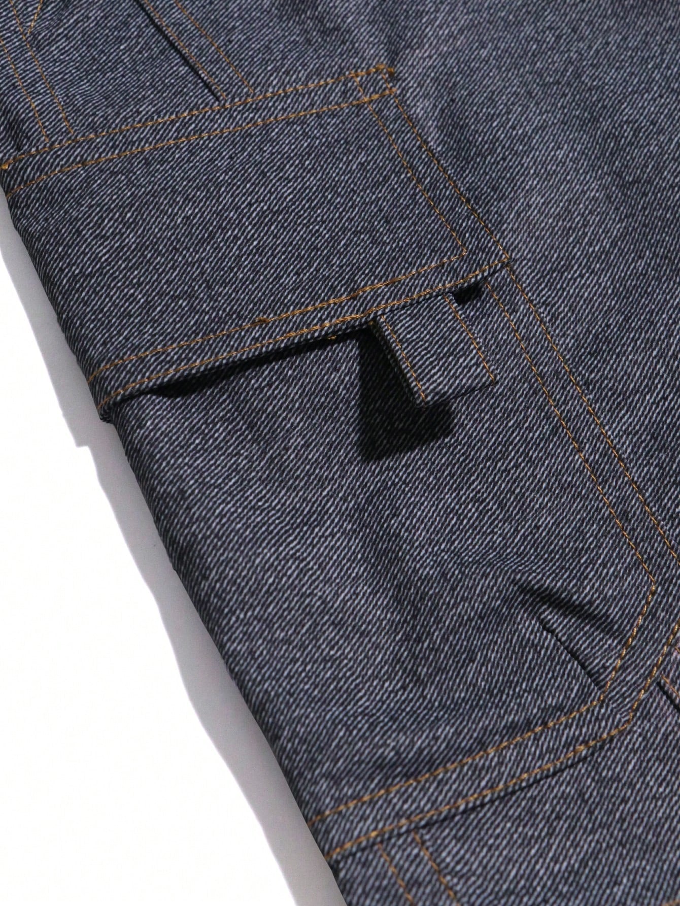 شورت رياضي سادة متعدد الجيوب للرجال