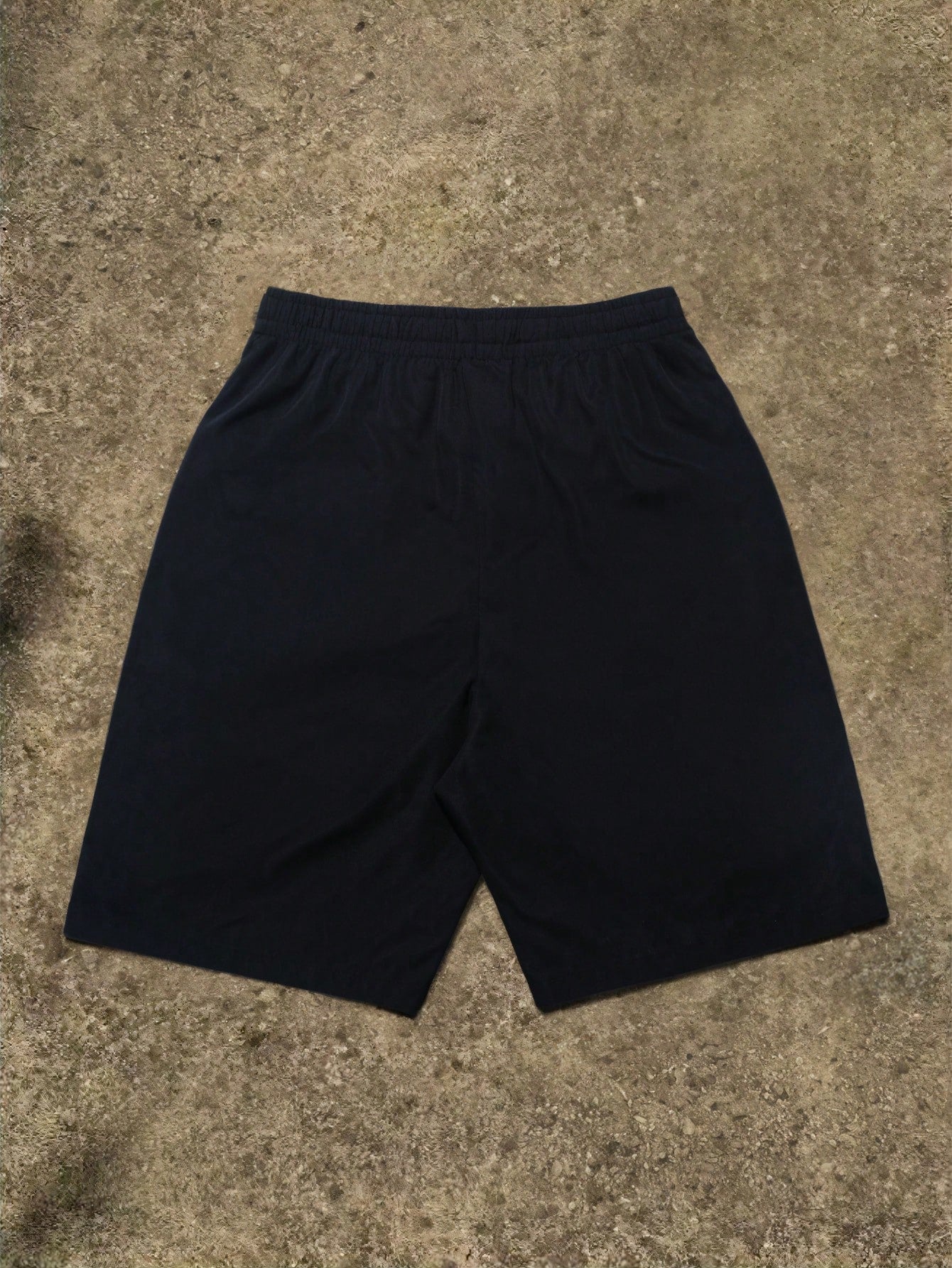 شورت رجالي كاجوال بخطوط وألوان سادة