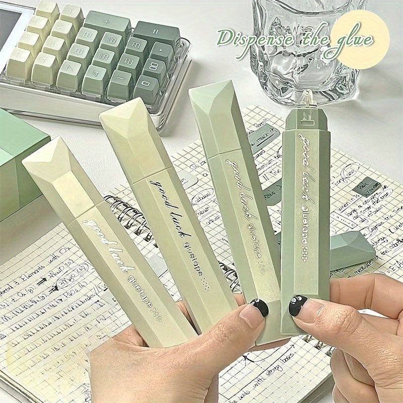شريط لاصق ثنائي الوجه - تصميم أنيق يشبه القلم بألوان الباستيل (أخضر نعناعي/بيج/أبيض/رمادي فاتح) - مثالي للقصاصات، التدوين، المكاتب، والحرف اليدوية - يزيل بلا بقايا - قرطاسية احترافية ومنزلية