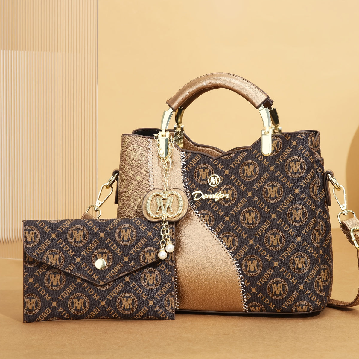 حقيبة كروس نسائية عصرية - سعة كبيرة بتصميم متعدد الأقسام مع حزام قابل للتعديل، معدات ذهبية اللون وتصميم بلون البيه/الرمادي للاستخدام اليومي والسفر، إكسسوار أنيق