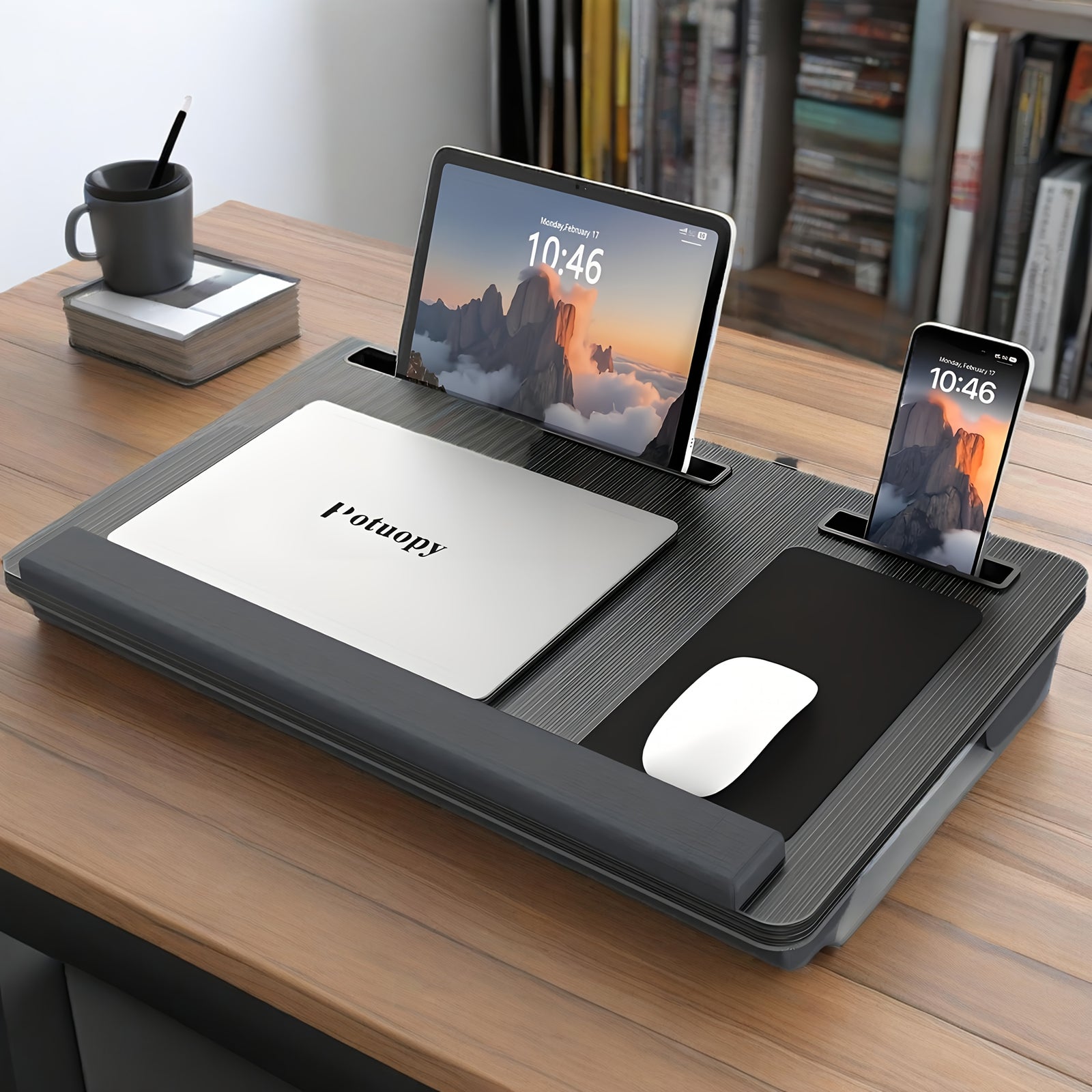 حامل لوحي كمبيوتر محمول مريح مع مسند للمعصم، فتحات للجوال والتابلت - قابل للحمل بمقبض، سطح غير قابل للانزلاق، صغير الحجم للاستخدام في المنزل أو المكتب أو المقاهي - متوافق مع اللابتوب، الجوال، التابلت - منظم لمساحة العمل، حامل كمبيوتر لسطح المكتب، محطة عمل