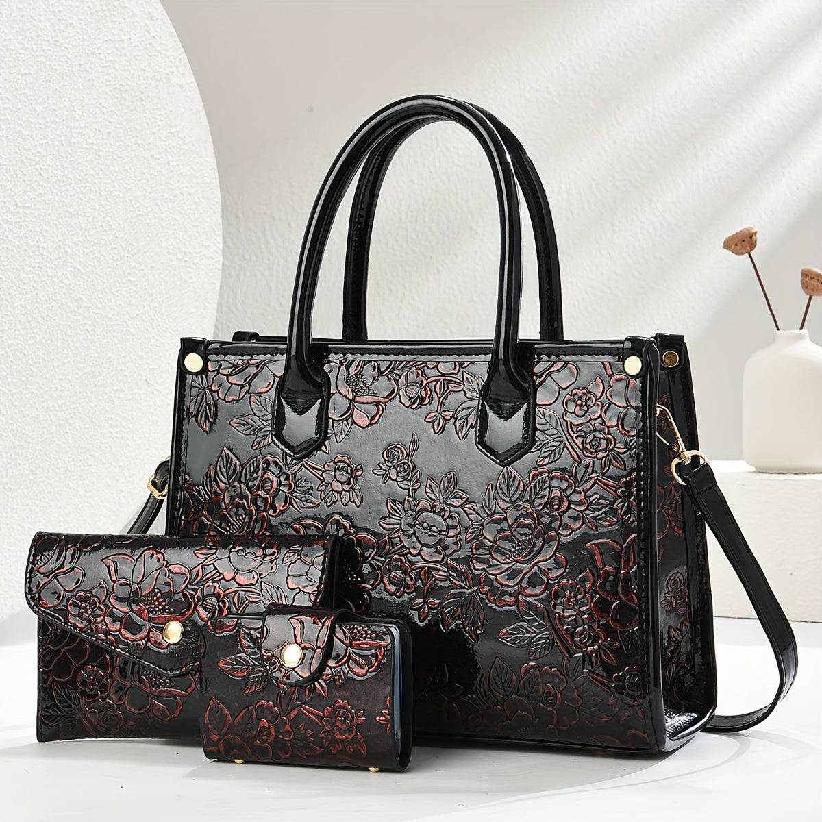 حقيبة كروس نسائية بتصميم فينتاج مزهرة مع حزام قابل للفصل - أسود وأرجواني، تتضمن حافظة بطاقات مطابقة، إغلاق بسحّاب ذهبي اللون، حقيبة يد أنيقة للاستخدام اليومي، إكسسوار سفر متعدد الاستخدامات، بطانة متينة من البوليستر