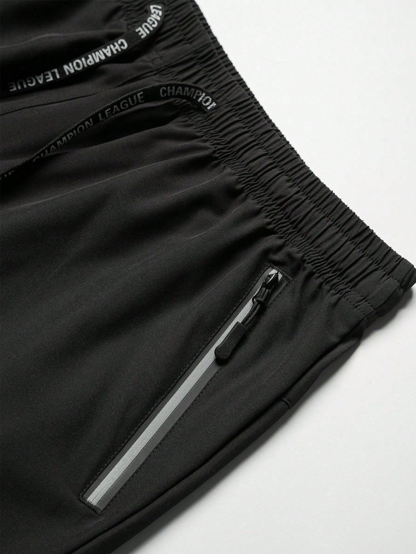 شورتات كاجوال للرجال مطبوعة بعناكب