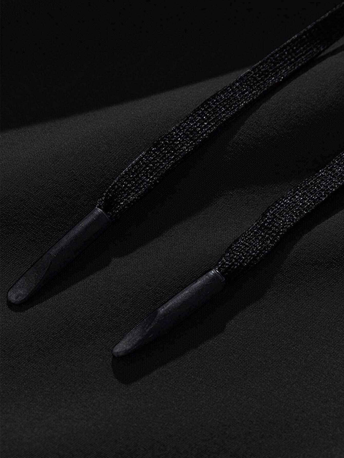 شورت رجالي ذو لون أساسي