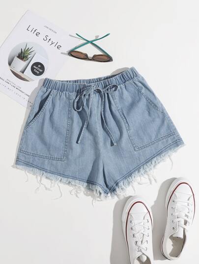 SHEIN EZwear شورت بخصر معقود وجيب مائل مرقع وحافة خام غير مخيطة