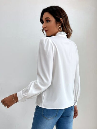 SHEIN Frenchy بلوزة شيفون بربطة عنق بلون موحد