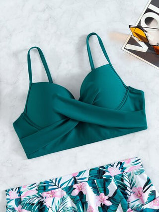 SHEIN Swim بيكيني مطبوع بألوان استوائية مع تنورة شاطئ، مجموعة 3 قطع لمظهر مثير على الشاطئ