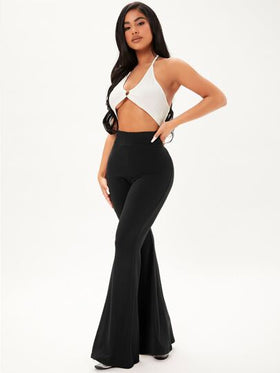 SHEIN SXY بنطلون فلير سادة بحياكة مضلعة