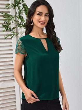 SHEIN Clasi بلوزة بأكمام دانتيل جيبور و فتحة عنق