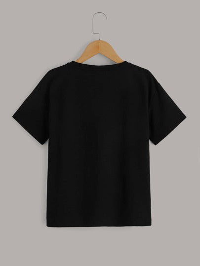 SHEIN قطعتان تي شيرت كاجوال بأكمام قصيرة وياقة طاقم مطبوع عليه أحرف ورسومات كرتونية للأولاد المراهقين، أزياء صيفية