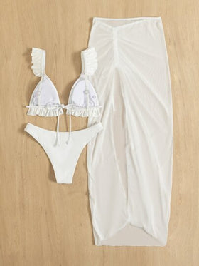 SHEIN Swim موحدة اللون طقم بيكيني مقلم بهدب لباس علوي & عريض الارداف لباس قيعان وتنورة الشاطئ 3قطعات بدلة سباحة