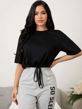 SHEIN مجموعة ملابس منزلية من تيشرت كتف منخفض مع سحاب على الأطراف وبنطلون بطباعة حروف
