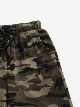 SHEIN قميص مطبوع كاموفلاج وديناصور للأولاد المراهقين بخصر برباط وشورت