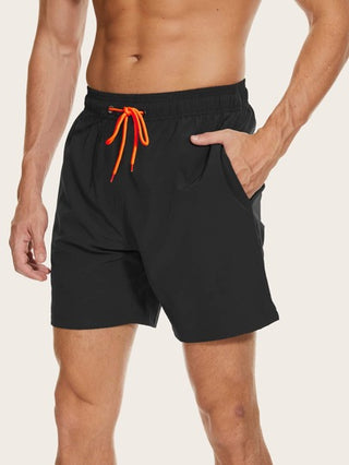 Manfinity Swimmode سراويل سباحة ذات جيب للهاتف وخصر بحبل رباط للرجال ، أساسي ، عطلة ، شورت ألواح ، سادة