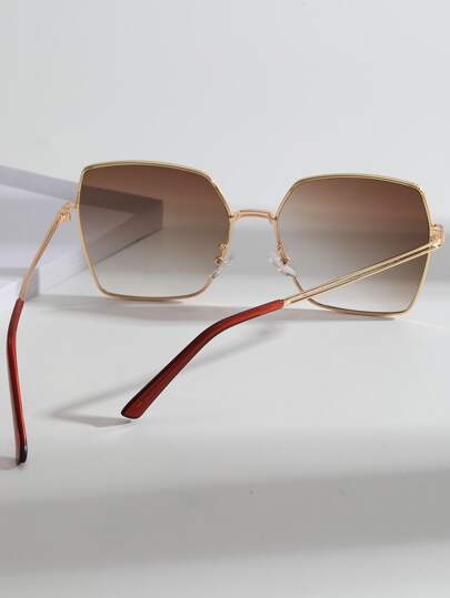 زوج نظارات شمسية معدنية ذات شكل هندسي كبير الحجم للمرأة, مناسب لشكل الوجه, لأغراض السفر والحفلات وحماية من الأشعة فوق البنفسجية, إكسسوار موضة صيفية أنيق مناسب للأنشطة العائلية والسفر والعطلات