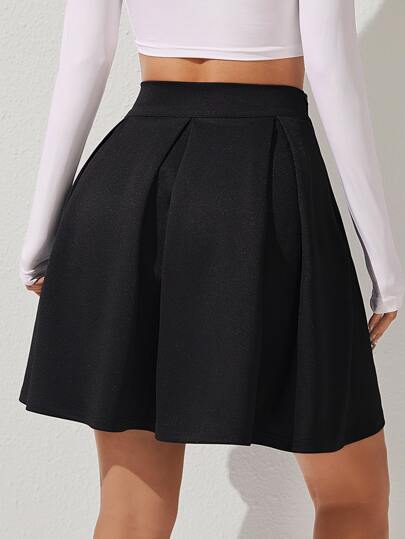 SHEIN PETITE تنورة سوداء ذات خصر عالي مطوية