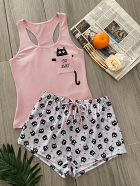 SHEIN طقم بيجامة ذو رابطة أمامية بطباعة شعار وكرتون