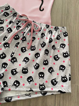 SHEIN طقم بيجامة ذو رابطة أمامية بطباعة شعار وكرتون